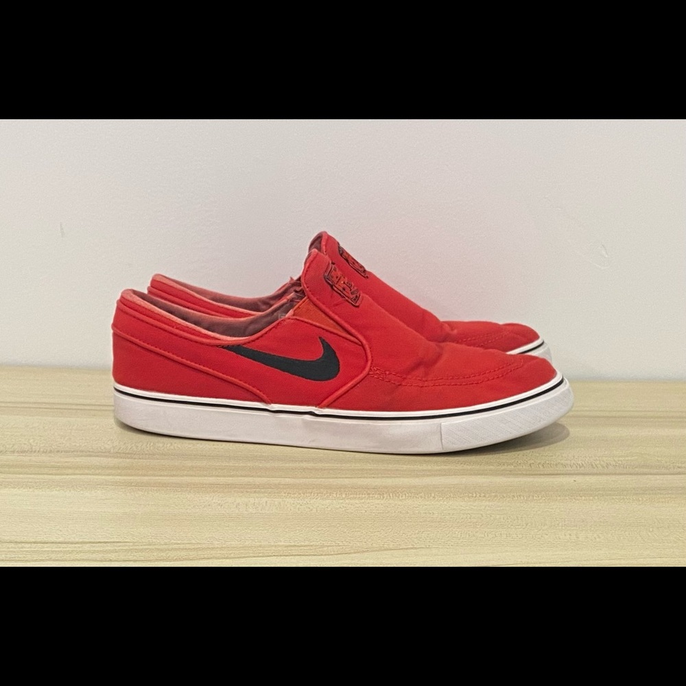 Nike SB Stefan Janoski Red Black White Slip On Skate Shoes Men’s 9